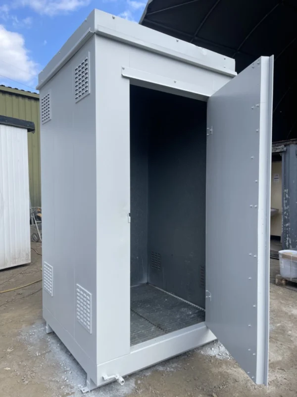 4.5ft x 4.5ft Kiosh Shipping Container Store