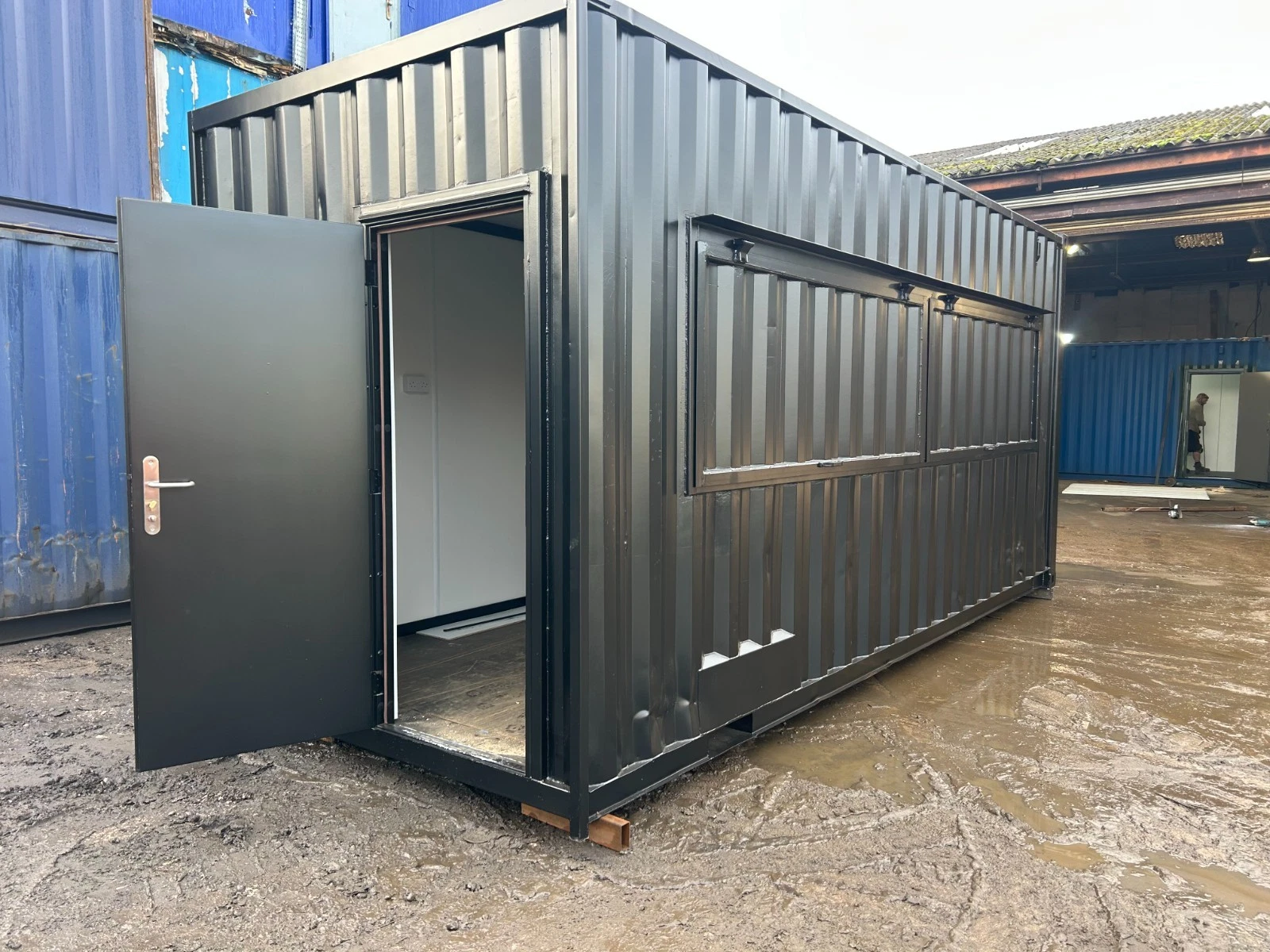 20ft x 8ft Shipping Container Food Kiosk – Street Food & Coffee Shop Unit 20ft x 8ft Shipping Container Food Kiosk – Street Food & Coffee Shop Unit