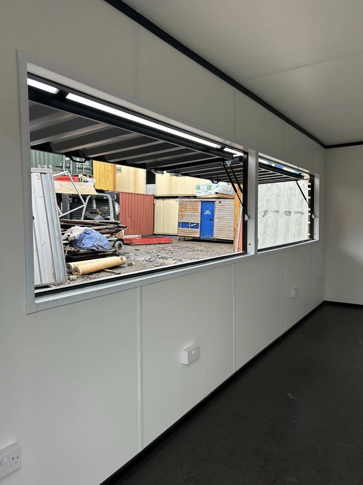 20ft x 8ft Shipping Container - Street Food:Coffee Shop:Food Kiosk11 20ft x 8ft Shipping Container Food Kiosk – Street Food, Coffee Shop & Pop-Up Restaurant Unit