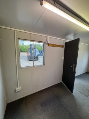 20ft x 8ft Site Office & Canteen Shipping Container – Staff Changing Room & Welfare Unit