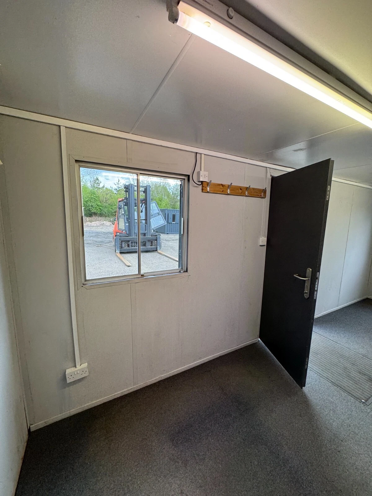 20ft x 8ft Site Office & Canteen Shipping Container – Staff Changing Room & Welfare Unit 20ft x 8ft Site Office & Canteen Shipping Container – Staff Changing Room & Welfare Unit